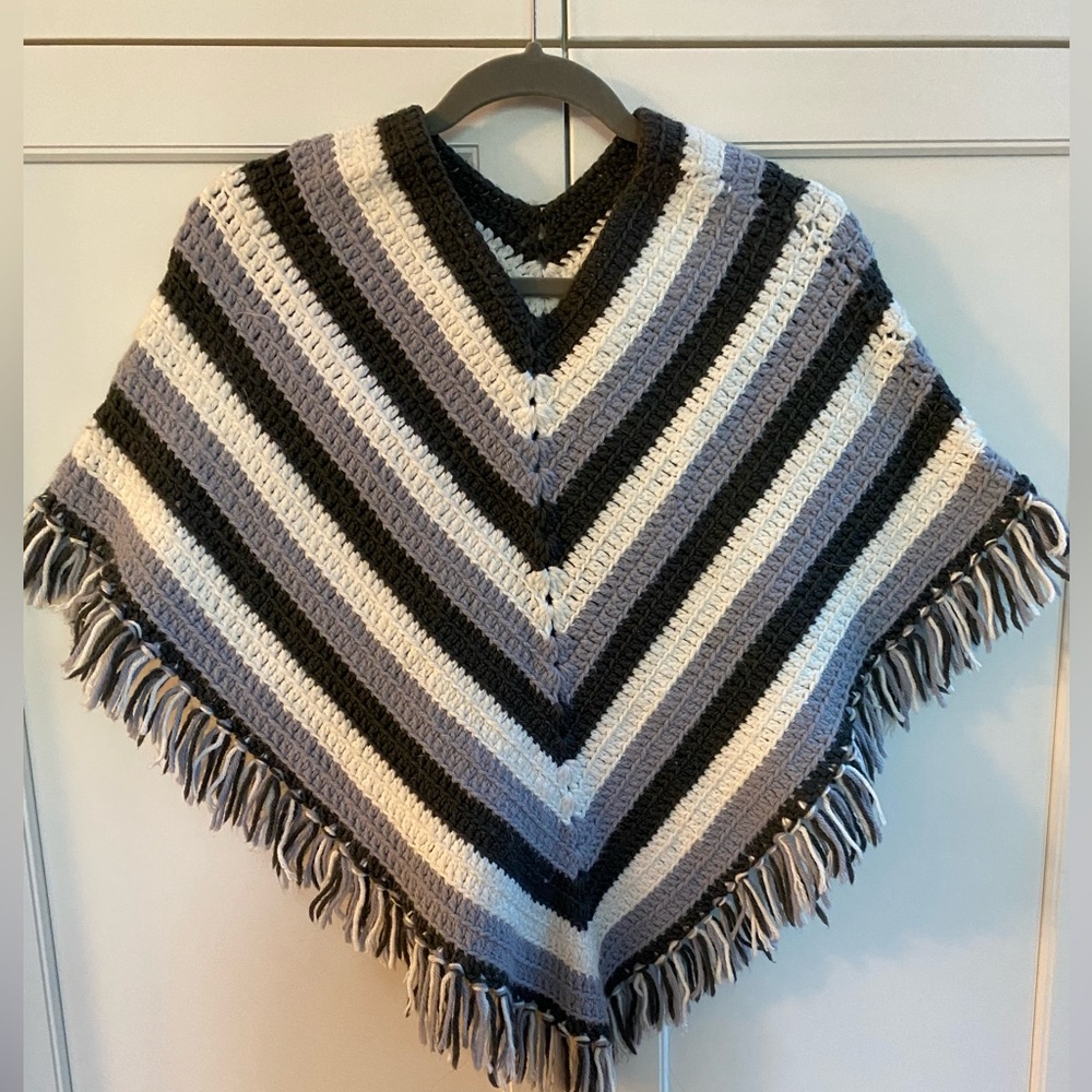 Vintage 70’s hand crocheted child’s/ youth fringed poncho. Very good condition